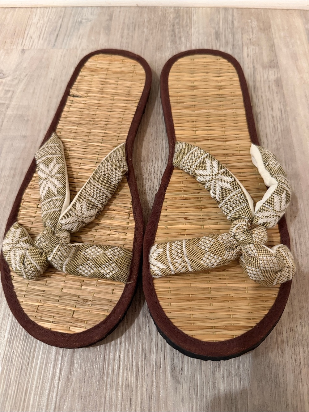 Woven Straw Knot Toe Sandals in Brown